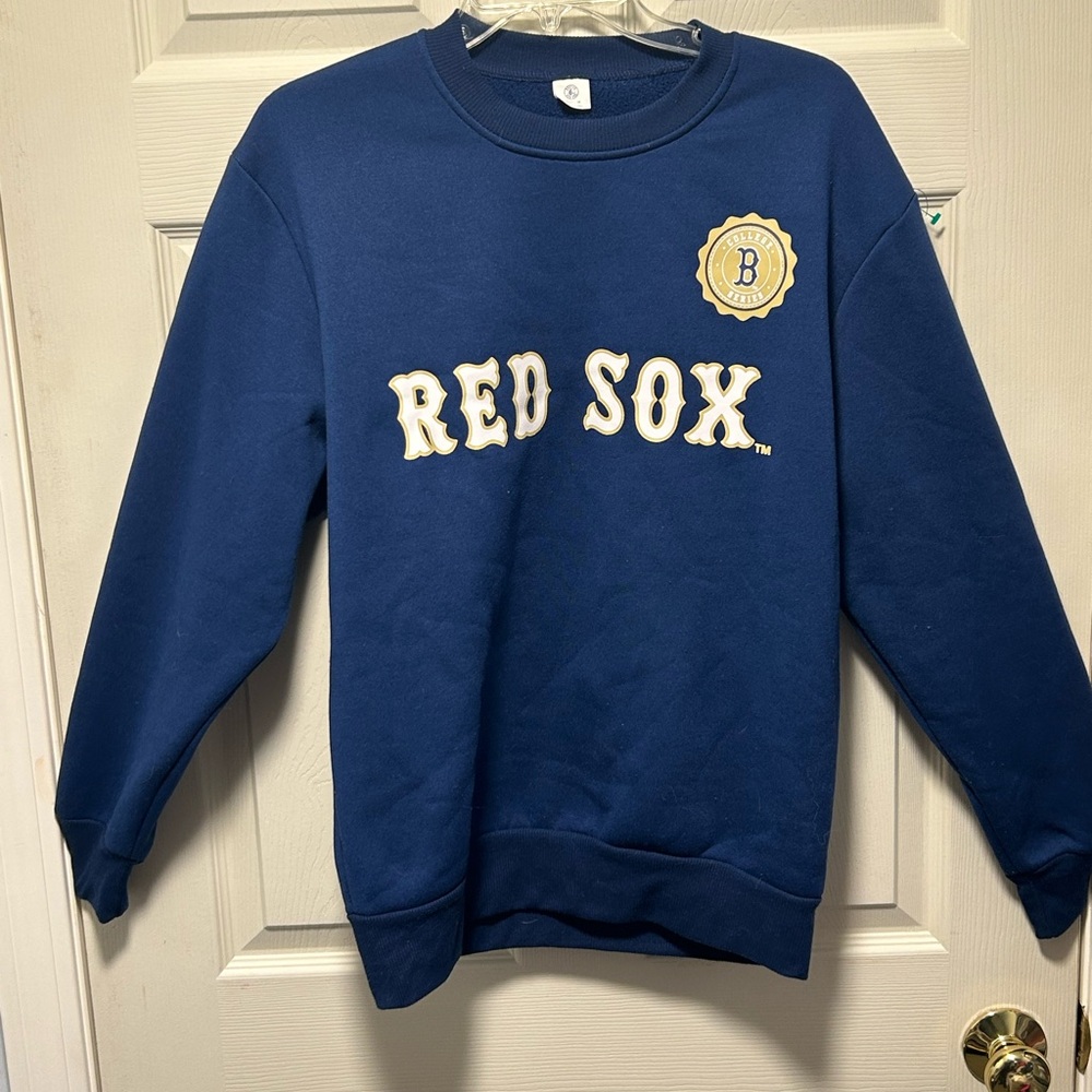 Boston Red Sox Collegiate Series Suffolk University SGA Crew Neck Size Medium